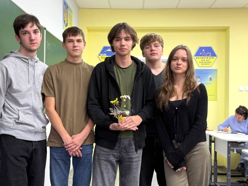 -5247023467079602422_121